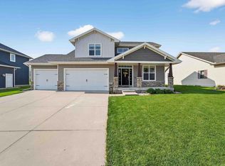 826 Sumac St, Oregon, WI 53575