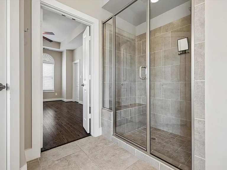 2710 Freund St — Photo 19