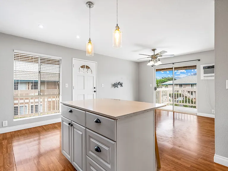 480 Kenolio Rd #11-206 — Photo 2
