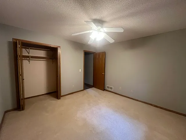 653 Parkwood Cir — Photo 12