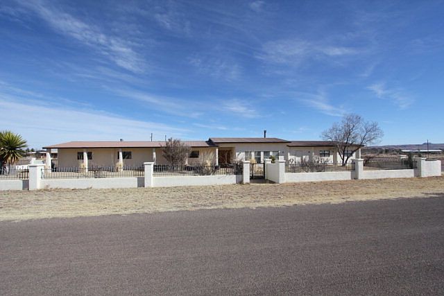 1st image of 604 W Avenue I