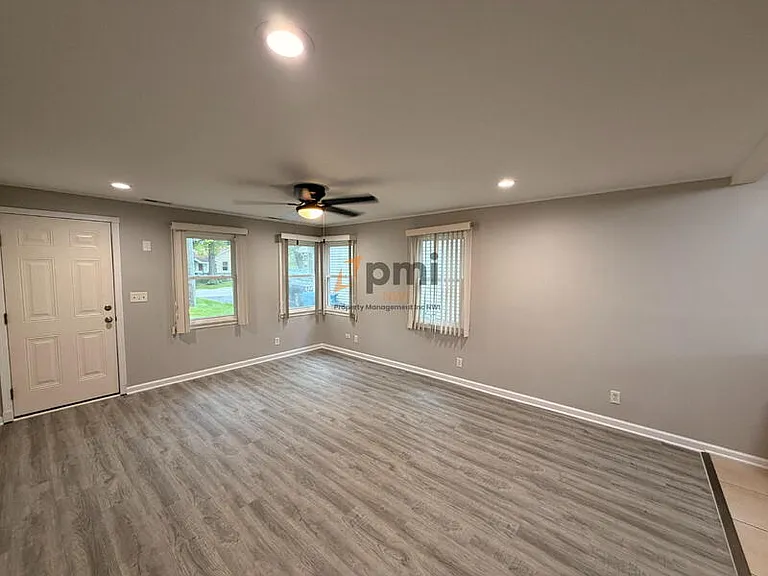 99-105 McAlpin St #105 MCALPIN ST — Photo 4