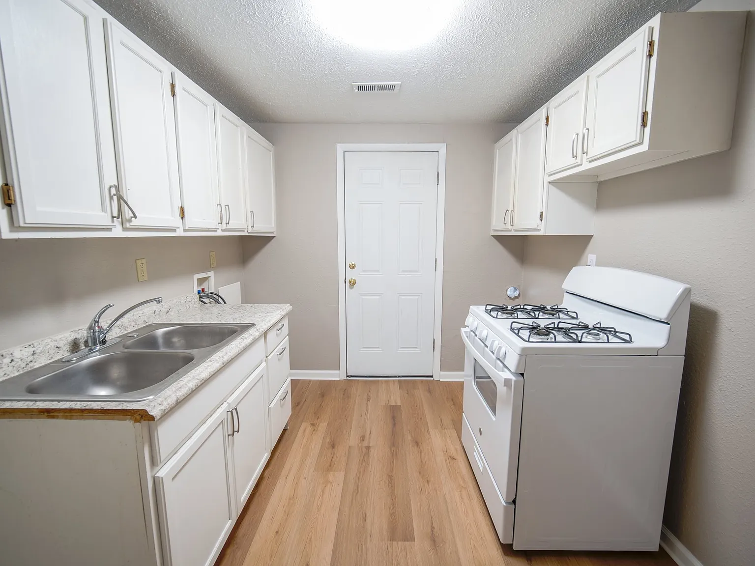 2 bed, $795 — Photo 3
