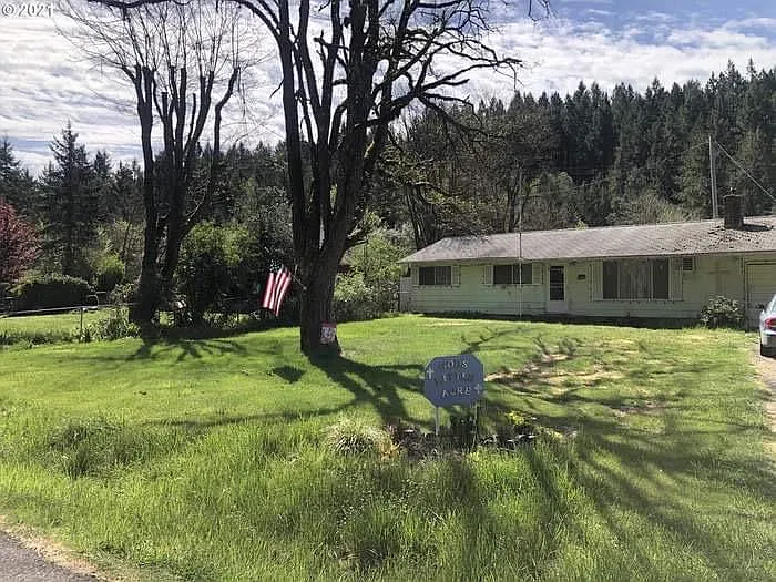 39424 Row River Rd photo 1