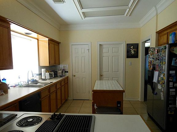 4th image of 3326 Cumberland Dr