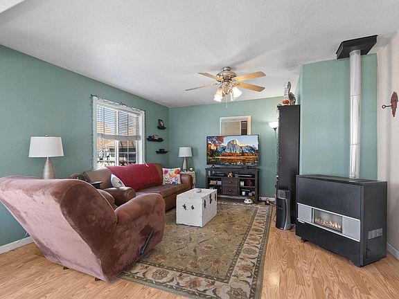 5th image of 18521 Fir Ave