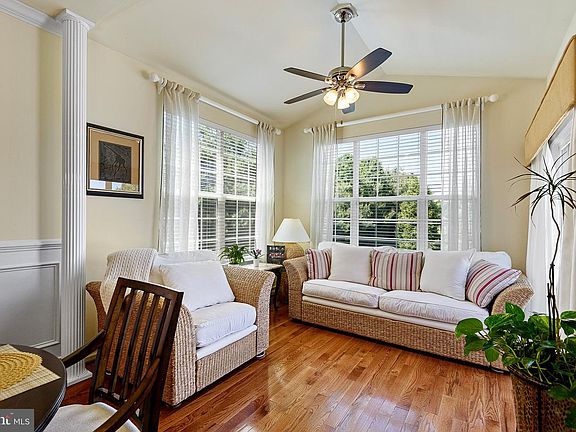 4th image of 803 Sylvia Way