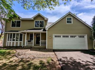 19415 Vine Ridge Rd, Shorewood, MN 55331