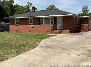 1747 Wayne Ln, Fayetteville, NC 28304