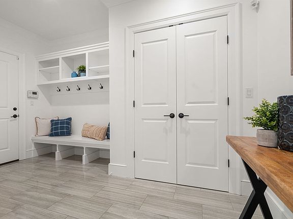 3rd image of 805 Heath St #2