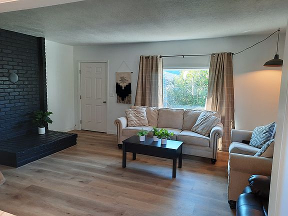 3rd image of 1039 NE Grant St #1039