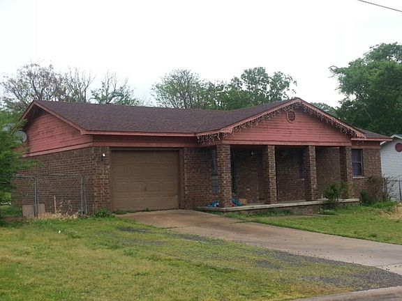 3rd image of 806 Walnut St