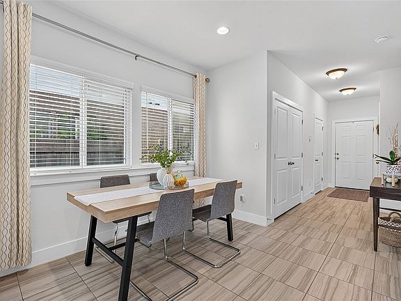 3rd image of 521 White Steppe Way