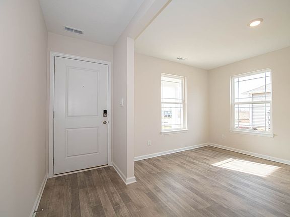 5th image of 1504 Fleming Dr