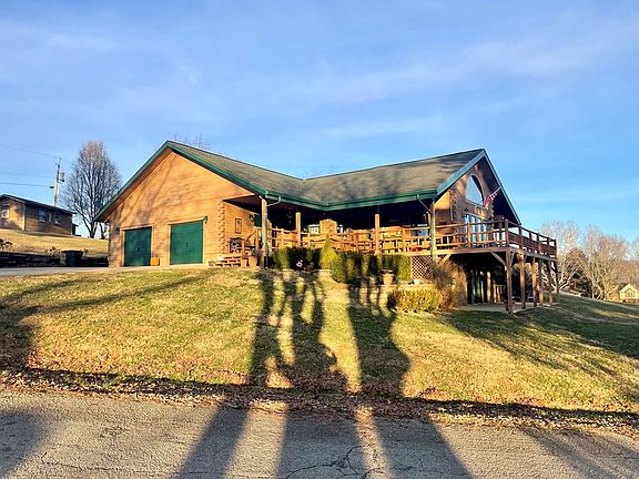 3rd image of 270 Crystal Dr