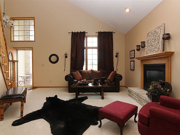 5th image of 528 Chateau Ct