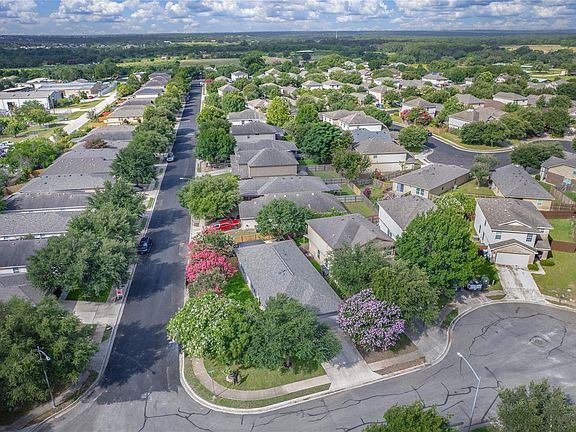 2nd image of 101 Texas Ash Cv