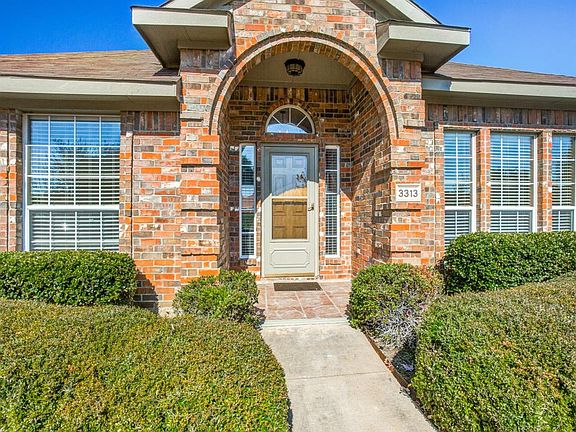 2nd image of 3313 Lochaven Dr