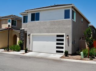 651 Farmhouse Ln, Clovis, CA 93619