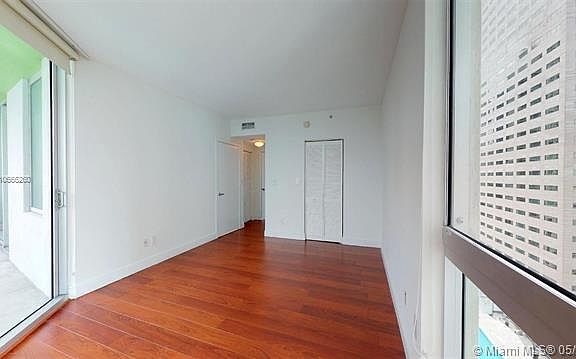 4th image of 325 Biscayne Blvd #2326