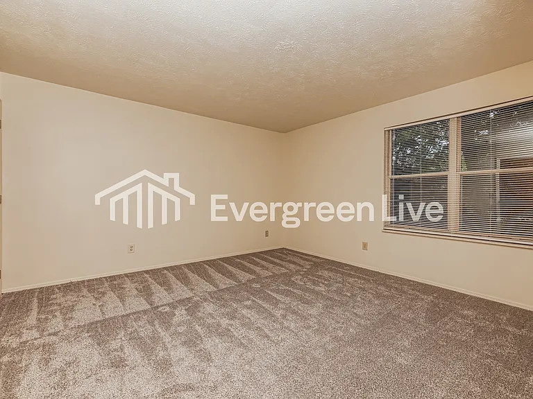 2476 Spring Valley Rd — Photo 8