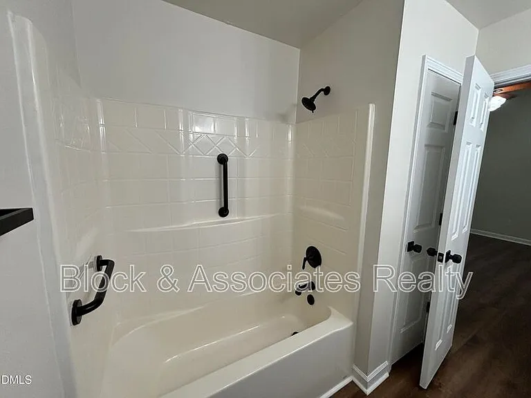 170 Devin Dr — Photo 50