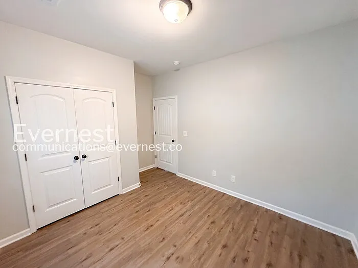 208 Hampton Dr — Photo 19