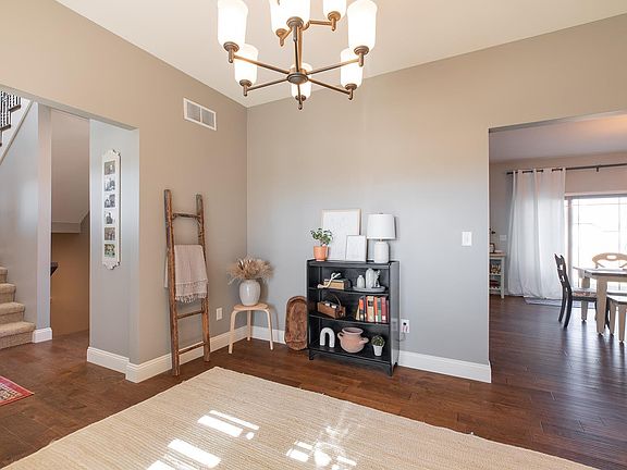 4th image of 144 Oakshire Dr