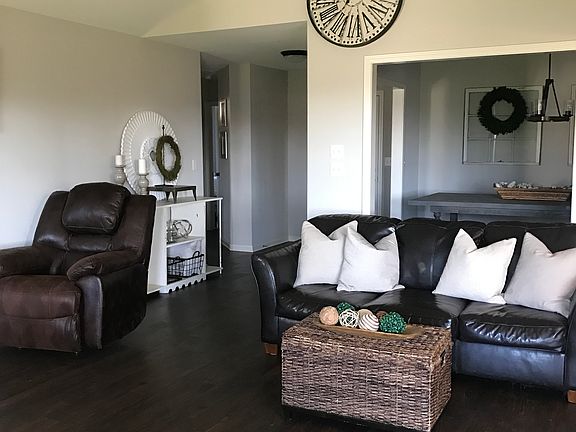 Open den built for a family 