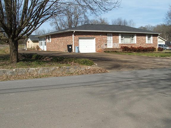 3rd image of 706 Shelly Ln #1
