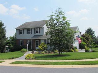 237 Lemon Ln, Leola, PA 17540