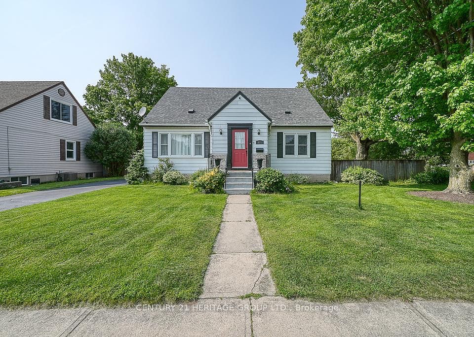 1st image of 825 Maple Ave