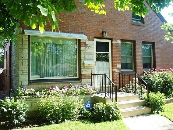 1st image of 326 E Bradley Ave
