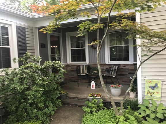 5th image of 127 Grant Ave Ext