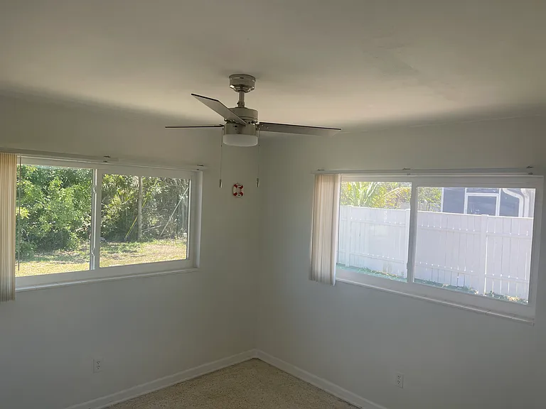 4629 Palm Tree Blvd #2 — Photo 32