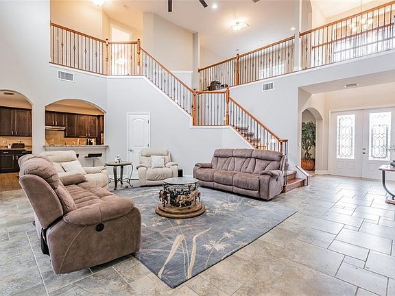 4th image of 7963 Hampton Lake Dr