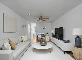 204 Park Ave APT 3R, Hoboken, NJ 07030