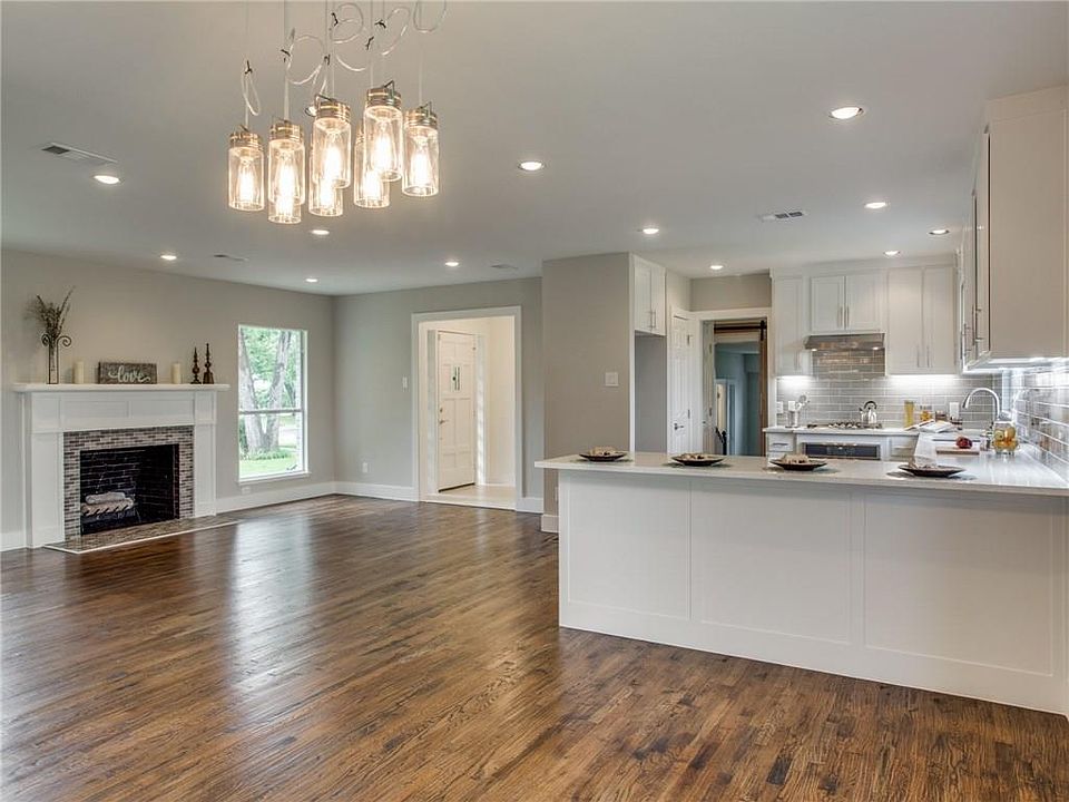 1st image of 9918 El Patio Dr