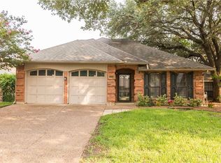 1606 Boardwalk Ct, Arlington, TX 76011