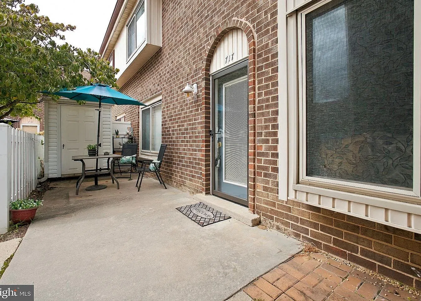 3 bed, 1325 sqft, $2,000 — Photo 3