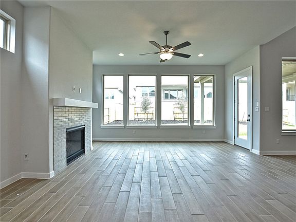 5th image of 345 Panzano Dr