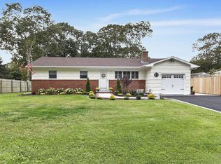 7 Cornell Pl, Hampton Bays, NY 11946