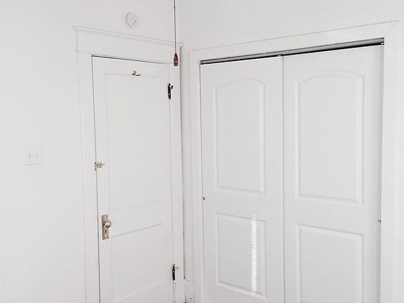5th image of 2303 Erie Ave