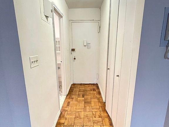 4th image of 117 E 71st St APT 2E