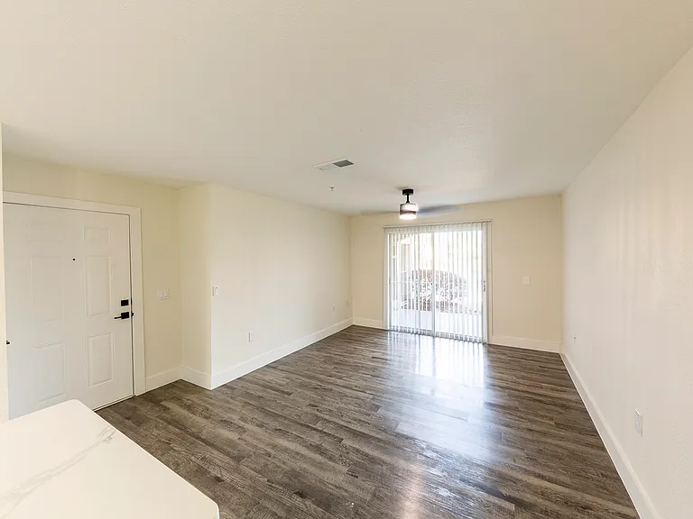 Addison Landing — Photo 8