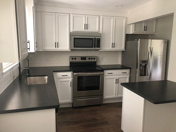 3rd image of 7220 Lillian Way