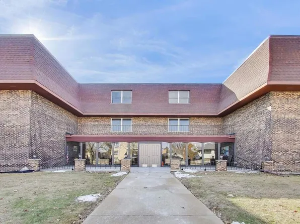 475 Shenstone Rd, Riverside, IL 60546