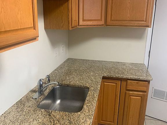 4th image of 3309 Cutshaw Ave APT A