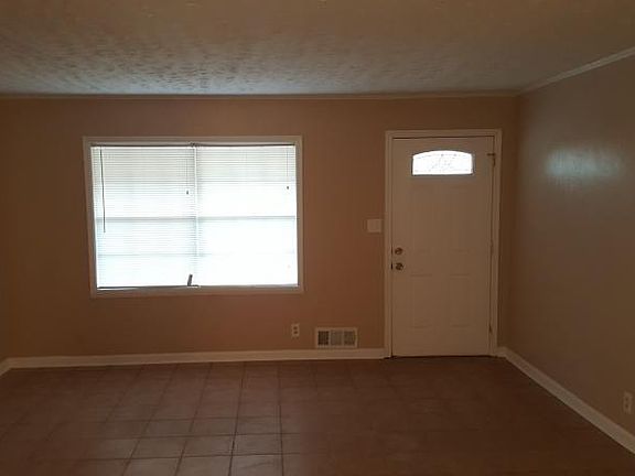 3rd image of 1001 Brian Ln