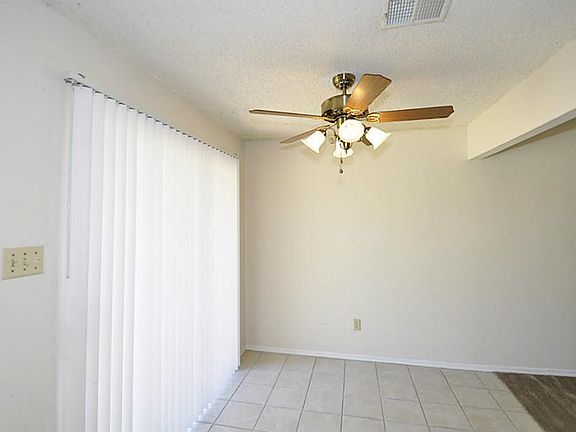 4th image of 526 Land Grant Dr